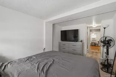 1018 Throggmorton Avenue, Bronx, NY 10465 - Photo 43