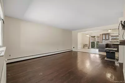 1018 Throggmorton Avenue, Bronx, NY 10465 - Photo 7
