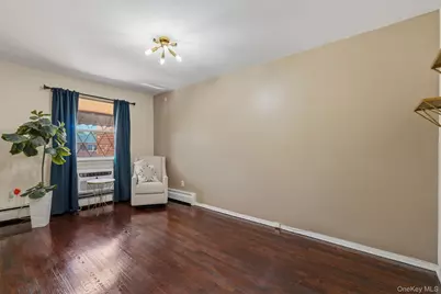 1018 Throggmorton Avenue, Bronx, NY 10465 - Photo 25