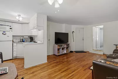 1018 Throggmorton Avenue, Bronx, NY 10465 - Photo 37