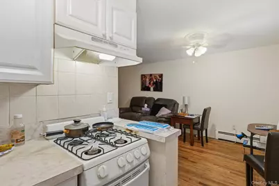 1018 Throggmorton Avenue, Bronx, NY 10465 - Photo 41