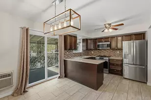 1018 Throggmorton Ave, Bronx, NY 10465 - Photo 13