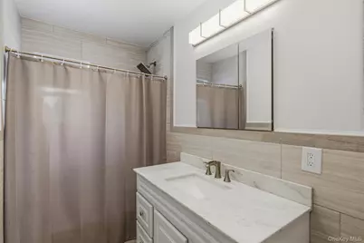1018 Throggmorton Avenue, Bronx, NY 10465 - Photo 31