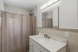 1018 Throggmorton Ave, Bronx, NY 10465 - Photo 31