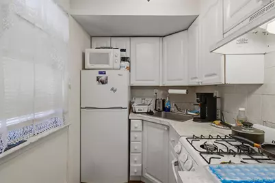 1018 Throggmorton Avenue, Bronx, NY 10465 - Photo 39