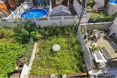 1018 Throggmorton Avenue, Bronx, NY 10465 - Photo 47