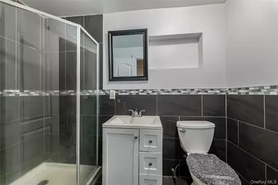 4558 Richardson Avenue, Bronx, NY 10470 - Photo 25
