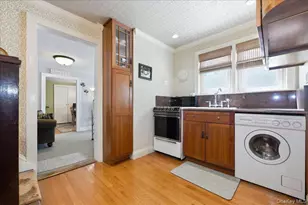 1090 Webber Ave, West Hempstead, NY 11550 - Photo 21