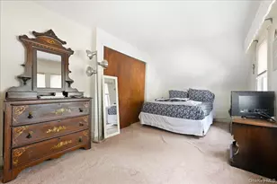 1090 Webber Ave, West Hempstead, NY 11550 - Photo 25