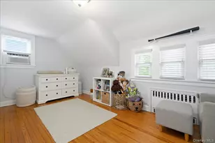 1090 Webber Ave, West Hempstead, NY 11550 - Photo 11
