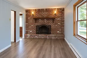 126 Dahlia Dr, Mastic Beach, NY 11951 - Photo 5