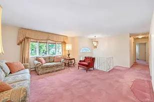 36 Deer Park Blvd, Deer Park, NY 11729 - Photo 15