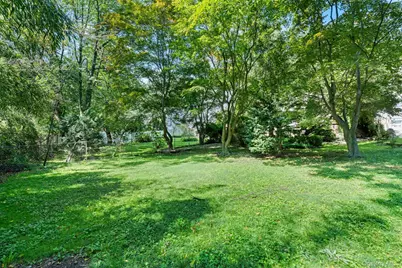 141 Homewood Avenue, Yonkers, NY 10701 - Photo 37