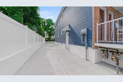 10824 164th Street, Jamaica, NY 11433 - Photo 23
