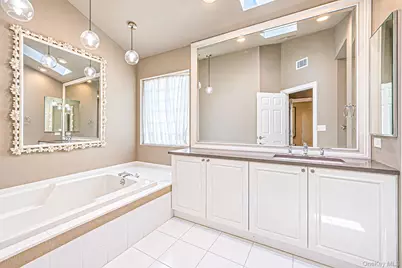 6 Hamlet Drive, Commack, NY 11725 - Photo 15