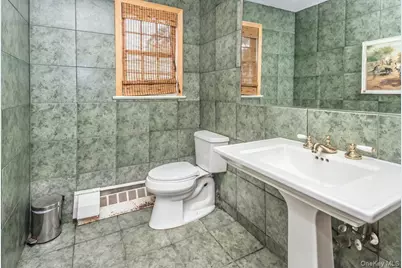 1 Greentree Circle, Westbury, NY 11590 - Photo 15