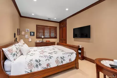 224 Beverly Road, Douglaston, NY 11363 - Photo 17