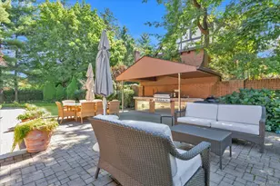 2-24 Beverly Rd, Douglaston, NY 11363 - Photo 33