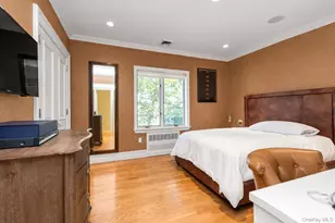 2-24 Beverly Rd, Douglaston, NY 11363 - Photo 19