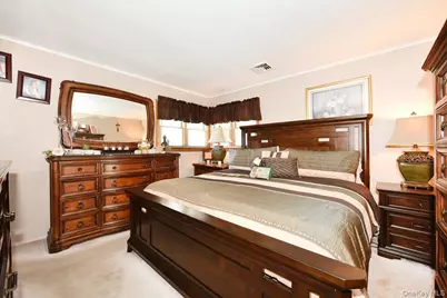 283 W Gates Avenue, Lindenhurst, NY 11757 - Photo 23