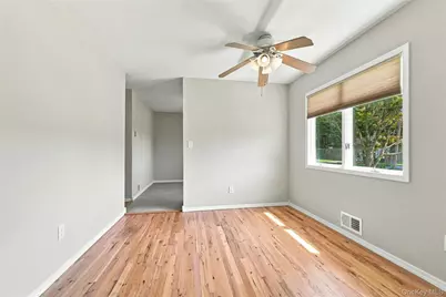 79 39th Street, Islip, NY 11751 - Photo 11