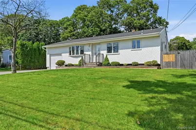 79 39th Street, Islip, NY 11751 - Photo 3
