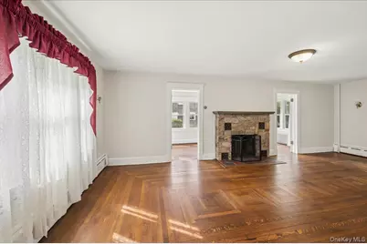 132 Washington Avenue, Patchogue, NY 11772 - Photo 5