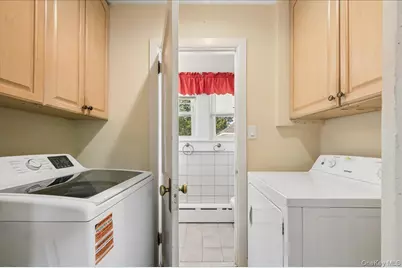 132 Washington Avenue, Patchogue, NY 11772 - Photo 15
