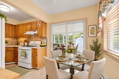 54 Sullivan Road, Farmingdale, NY 11735 - Photo 5