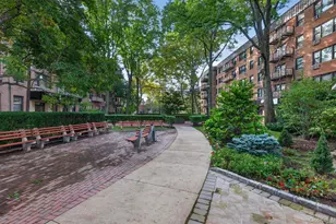 4 Birchwood Ct, Mineola, NY 11501 - Photo 9