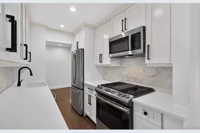 4 Birchwood Court #4G, Mineola, NY 11501 - Photo 25