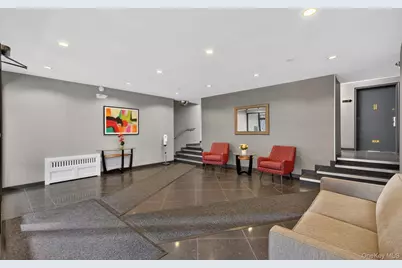 4 Birchwood Court #4G, Mineola, NY 11501 - Photo 11