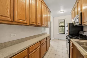 43 Calton Rd, New Rochelle, NY 10804 - Photo 11
