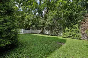 1 Brentwood Dr, Pleasantville, NY 10570 - Photo 21