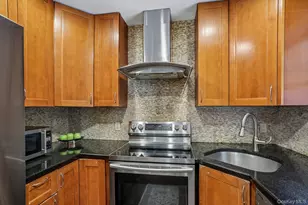 1 Brentwood Dr, Pleasantville, NY 10570 - Photo 11