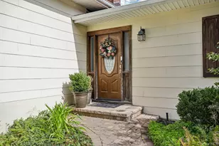 1 Brentwood Dr, Pleasantville, NY 10570 - Photo 3