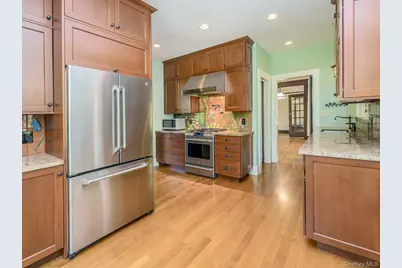 230 Littleworth Lane, Sea Cliff, NY 11579 - Photo 15