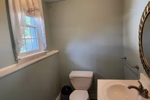 102 Meadow Ln, Poughkeepsie, NY 12603 - Photo 17