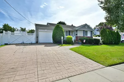 216 Linden Street, Massapequa Park, NY 11762 - Photo 3