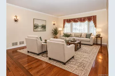 73 Kensington Oval, New Rochelle, NY 10805 - Photo 11