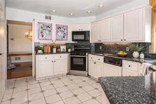 73 Kensington Oval, New Rochelle, NY 10805 - Photo 9