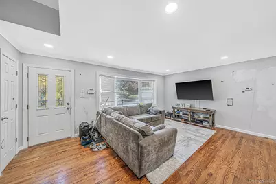 6 Otsego Place, Commack, NY 11725 - Photo 5