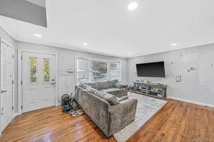 6 Otsego Pl, Commack, NY 11725 - Photo 5
