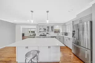 6 Otsego Pl, Commack, NY 11725 - Photo 9