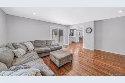 6 Otsego Place, Commack, NY 11725 - Photo 13