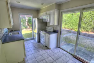 49 Radcliff Ave, Port Washington, NY 11050 - Photo 9