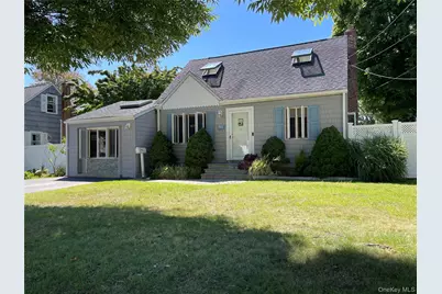 361 S Clinton Avenue, Lindenhurst, NY 11757 - Photo 1