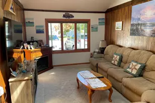 361 S Clinton Ave, Lindenhurst, NY 11757 - Photo 11