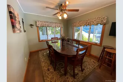 361 S Clinton Avenue, Lindenhurst, NY 11757 - Photo 19