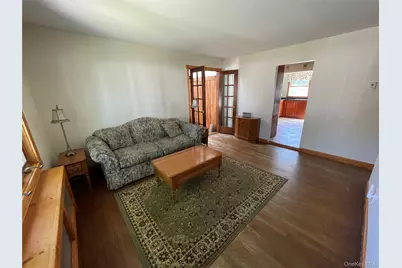 361 S Clinton Avenue, Lindenhurst, NY 11757 - Photo 5